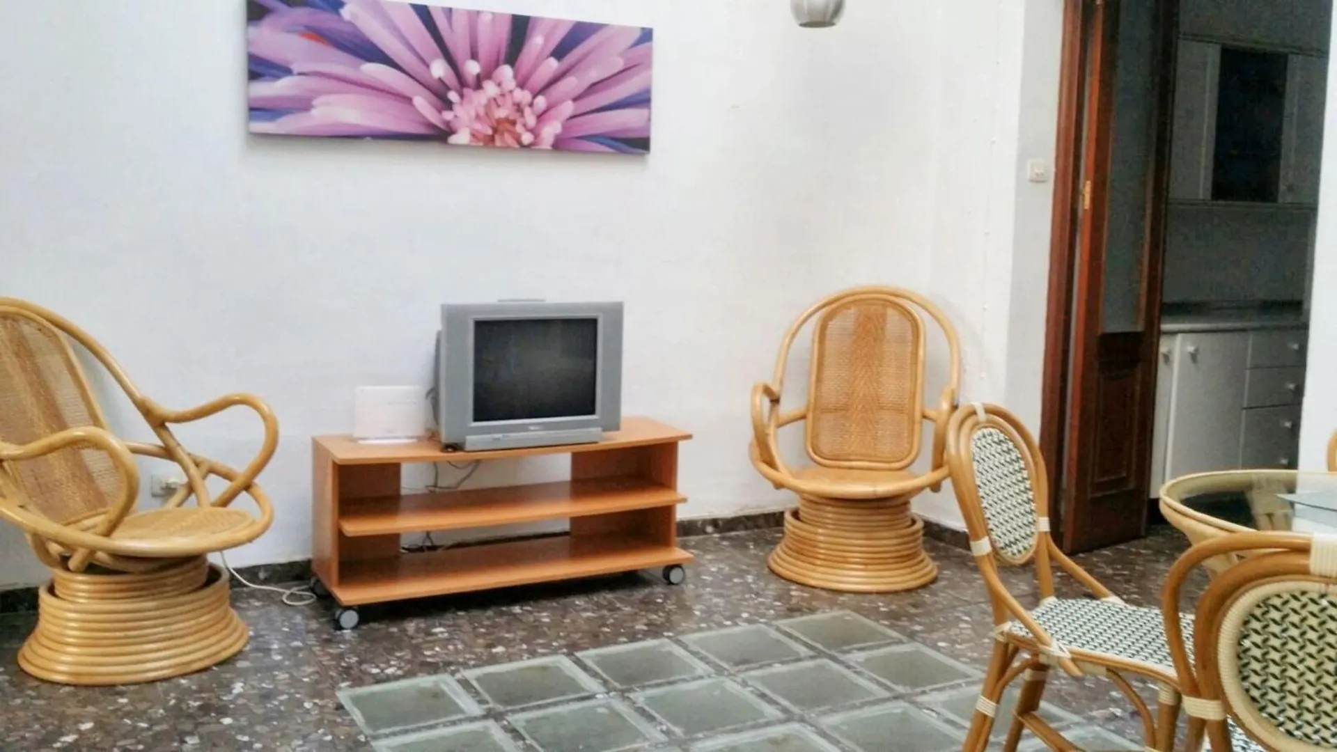 Spacious Apartment In The Heart Of Cadiz 130 M² City View